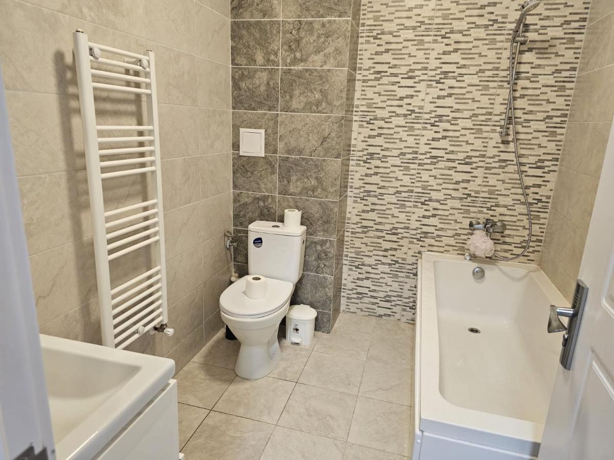 Astero Apartments Premium Accomodation Ясси Екстер'єр фото